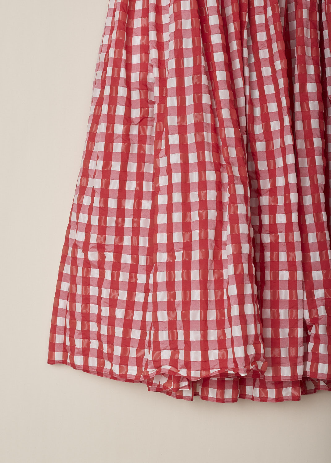 ALAÏA, RED GINGHAM MAXI SKIRT, AA9J04644T577, Red, White, Print, Detail 1, This high-waisted red gingham maxi skirt hugs the waist and flares out to a voluminous maxi skirt. The skirt has concealed slanted pockets. In the back, a concealed centre zip functions as the closure option. 

