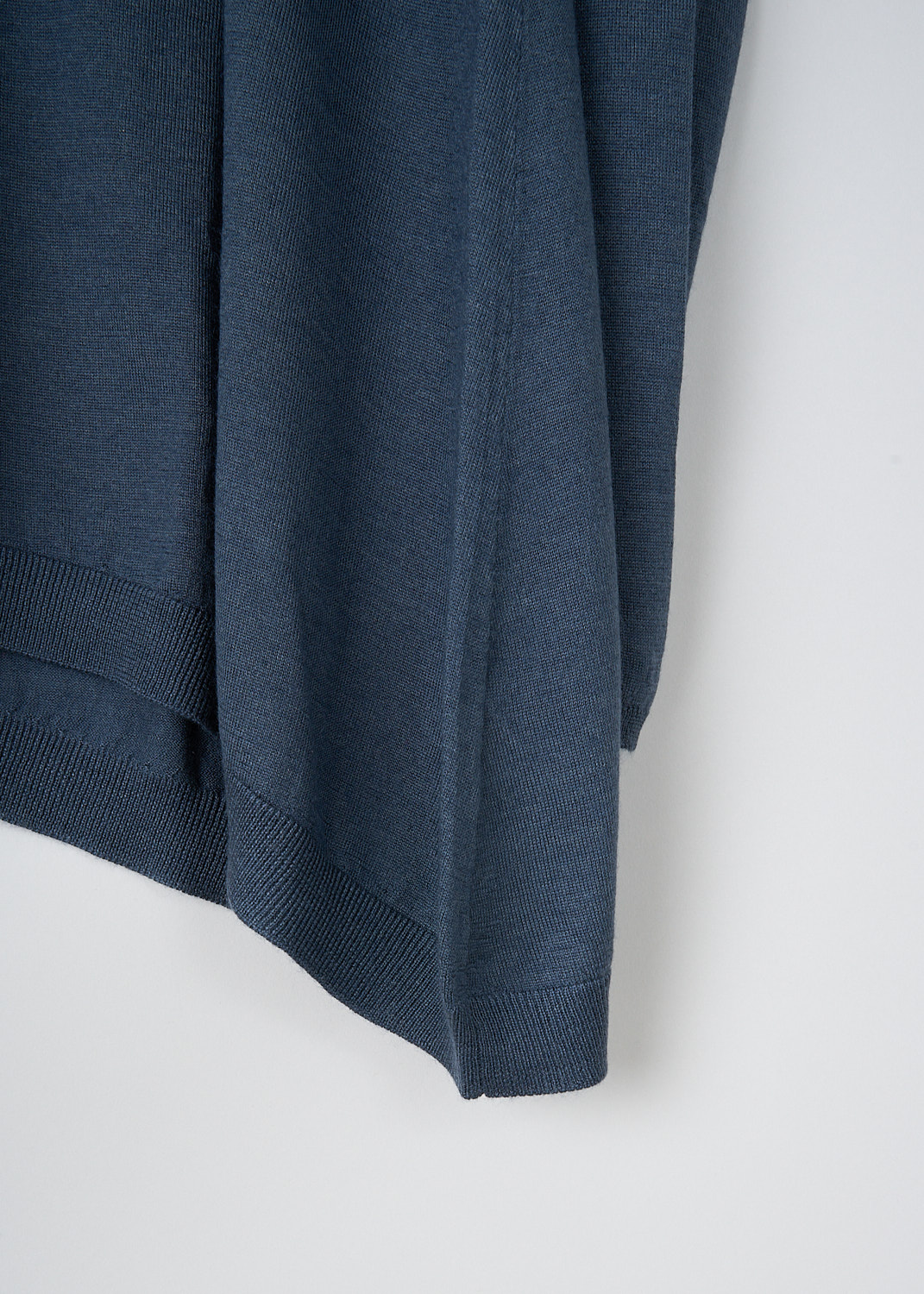 Brunello Cucinelli, Blue A-line long sleeve top, M13807910_C2435, Blue, Detail, This blue cashmere top has a ribbed round neckline and long sleeves. The top has a wide A-line silhouette and a ribbed handkerchief hemline. 
