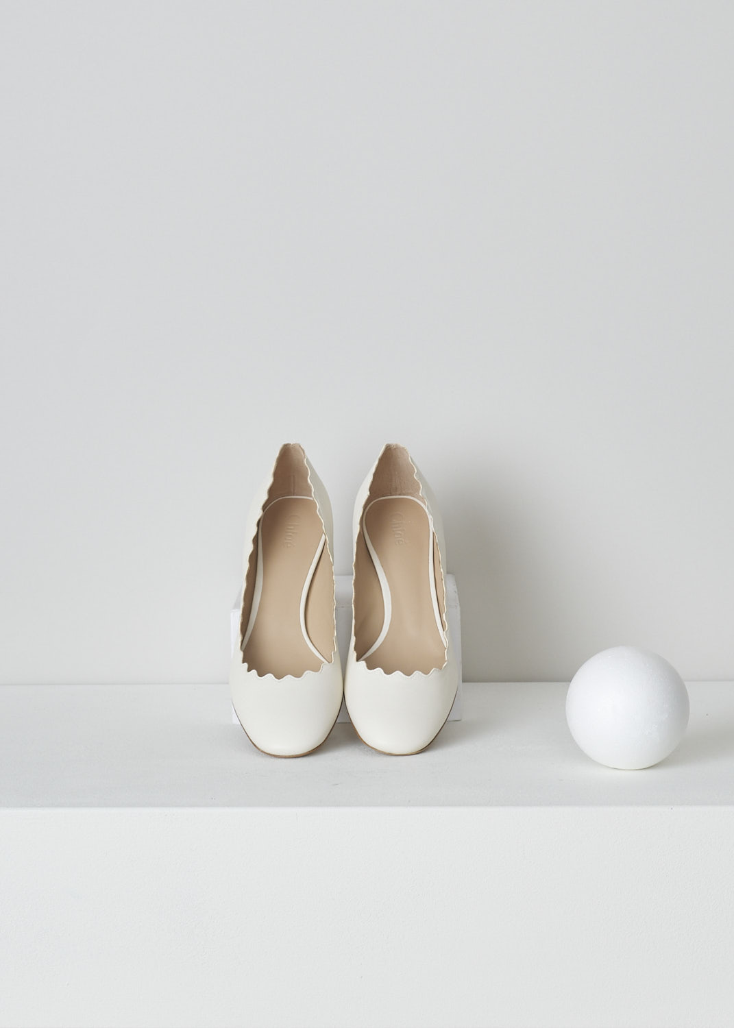 CHLOÃ‰, SCALLOPED LAUREN PUMPS IN CLOUDY WHITE, CHC16A23075121_CLOUDY_WHITE,  White, Top, White leather Lauren pumps featuring a sturdy block heel, round toe vamp and a scalloped top-line.
