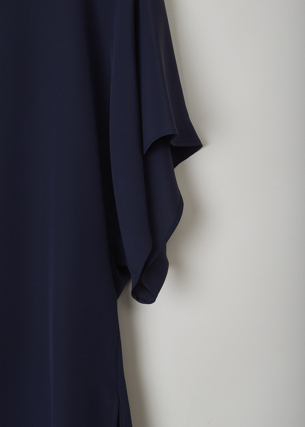 CHLOÃ‰, INK NAVY SILK TOP, CHC22UHT120044C3, Blue, Detail, This ink navy blue silk top has a boat neckline and loose short cap sleeves. The top has side slits and a straight hemline. 

