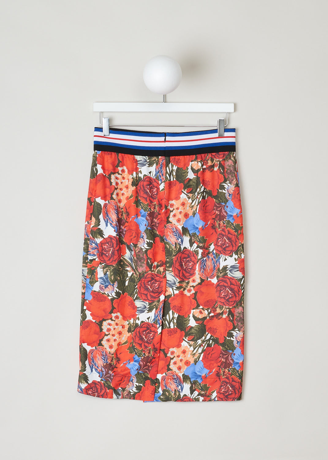 MARNI, PENCIL SKIRT ADORNED WITH A RED FLORAL MOTIF, GOMAP26LO0_TV677_DUR66, Red, Print, Back, This pencil skirt comes decorated with a cheerful floral print in reds and blues. Made with a broad elastic waistband for maximum comfort. The fastening option here comes in the form of a concealed zipper and is found on the back. Also found on the back is the split, going up a third of the way. 