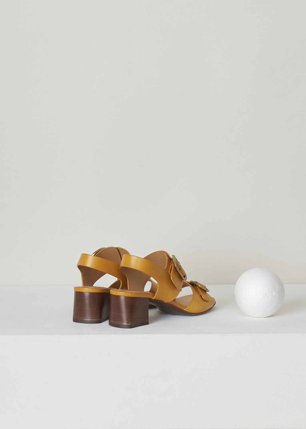 TODS, ORANGE BUCKLE SANDALS WITH HEEL, XXW04J0FH60NHVG816_SAND_CUOIO_MANDARINO, Orange, Yellow, Back, These orange heeled sandals have a double buckle-strap fastening with gold-toned buckles, a slingback strap and a squared open toe. 
