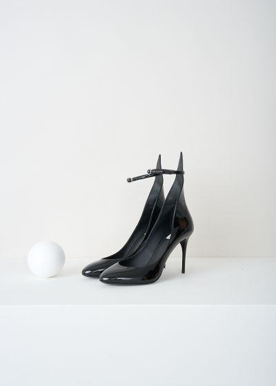 Alaïa Decollete pumps in black patent leather