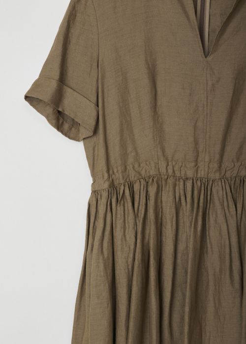Aspesi, Mid-brown coloured empire dress, H615_C195_85085, brown, detail, Get ready for the summer with this empire dress crafted out of linen. Featuring a keyhole neckline, short sleeves and a drawstring on the back for an adjustable waist width. The skirt start below the drawstring detailing and is decorated with small crystal pleats.
