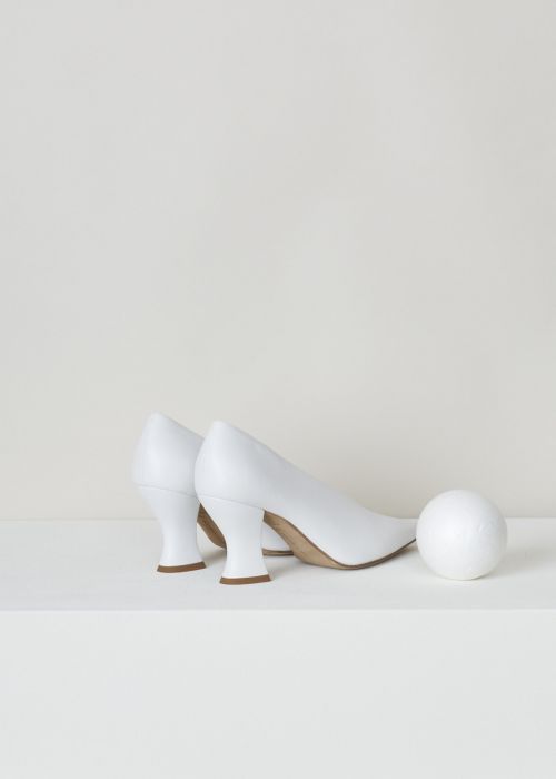Bottega Veneta, White chalky pumps, 608839_VBSD0_9122_optic_white, white, back,  Made from smooth white chalky colored leather, featuring a spool heel, an elongated toes and a high vamp.

Heel height: 7 cm / 2.7 inch.