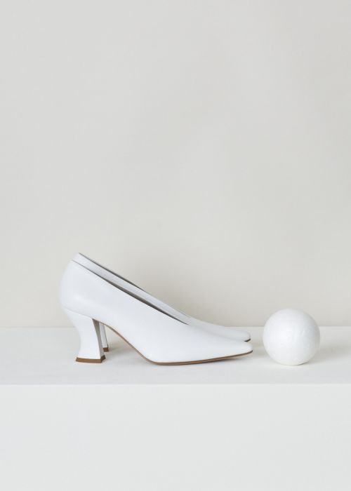 Bottega Veneta, White chalky pumps, 608839_VBSD0_9122_optic_white, white, side,  Made from smooth chalky colored leather, featuring a spool heel, an elongated toes and a high vamp.

Heel height: 7 cm / 2.7 inch.