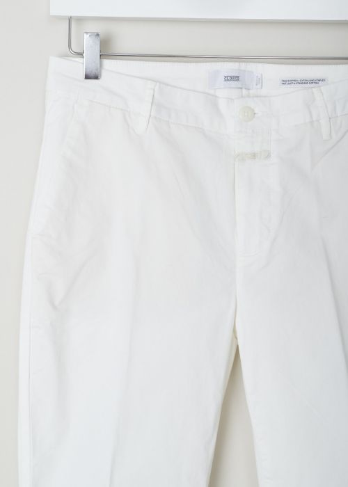 Closed, White flat front chino, jack_C91012_30D_20_218, white, detail, This white flat front chino is one of those must have basics that goes well anything you throw on it. Featuring a regular length, two forward slanted pockets on the front and two welt pockets on the back.