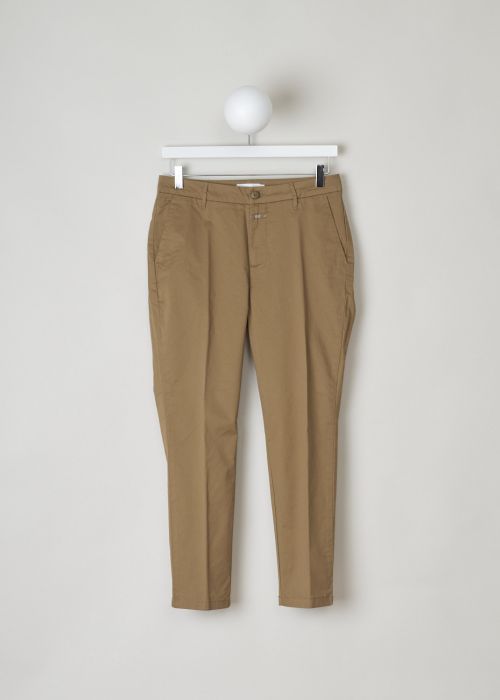 Closed, Caramel brown flat front chino, jack_C91012_30D_20_991, brown, front, This caramel brown flat front chino is one of those must have basics that goes well anything you throw on it. Featuring a regular length, two forward slanted pockets on the front and two welt pockets on the back.