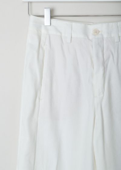 Closed Lightweight white Ludwig pants