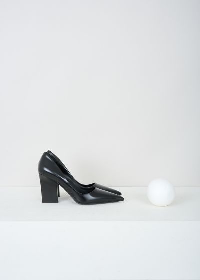 Prada Black leather pumps photo 2