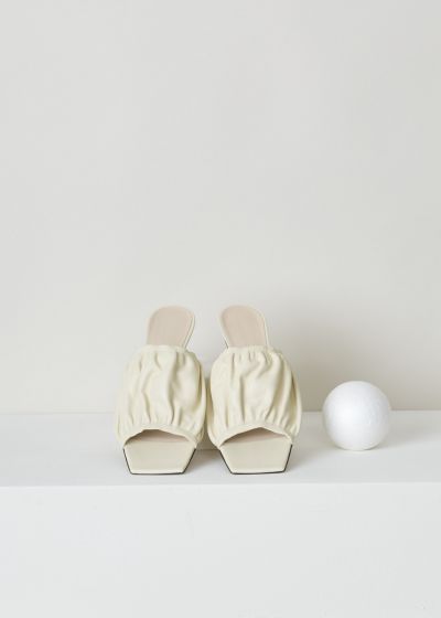 Wandler, Ava gathered-strap mules in cream, 20208_301201_1039_AVA_kitten_lambskin_leather_cream, white, top, Freshen up your wardrobe with lovely coloured mule. Featuring a gathered/wrinkled vamp, an open and square toe design, supported by a cute kitten heel. All put together makes for a definite must have this season   

Heel height: 6 cm / 2.3 inch.