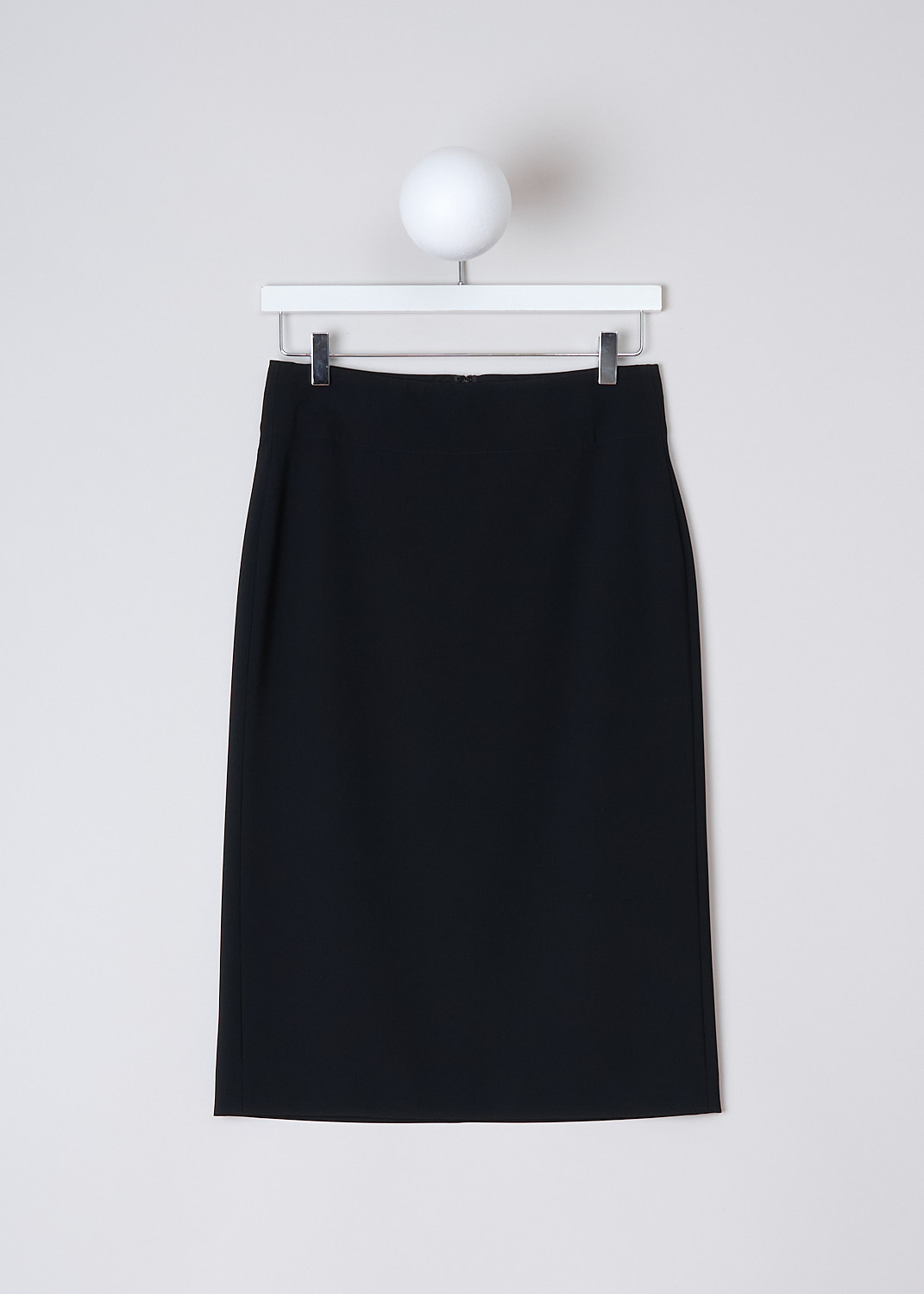 ASPESI, BLACK MIDI PENCIL SKIRT, 2201_A869_05241, Black, Front, This black midi pencil skirt has a broad elasticated waistband. In the back, the skirt has diagonal darts and a concealed centre zip. The skirt has a straight hemline. 
