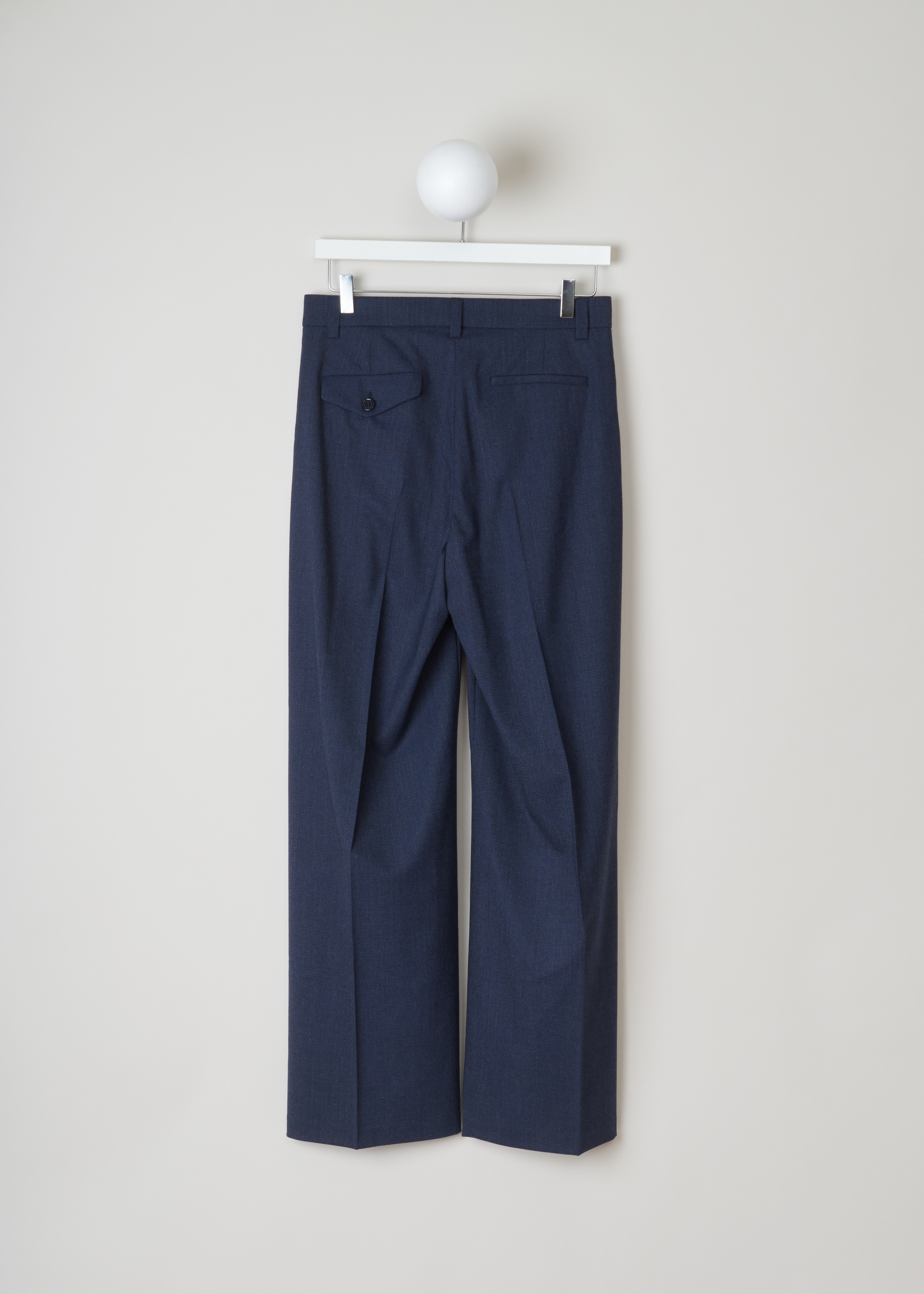 Aspesi Loose navy trousers I9G_0107_G841_40096 navy blue back. Wide legged trousers with centre creases, a waistband with belt loops and pleats, side pockets and welt pockets on the back.
