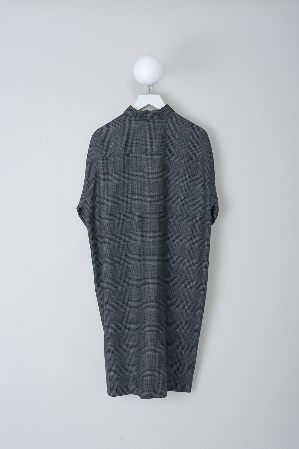 ASPESI, GREY CHECKERED SHIRT DRESS, 2933_L629_40173, Grey, Print, Back, This dark grey checkered shirt dress has a classic collar, a button placket that goes halfway down the chest and short sleeves. The dress has two breast pockets and two slant pockets concealed in the side seam. The dress has a wide silhouette with a straight hemline. 