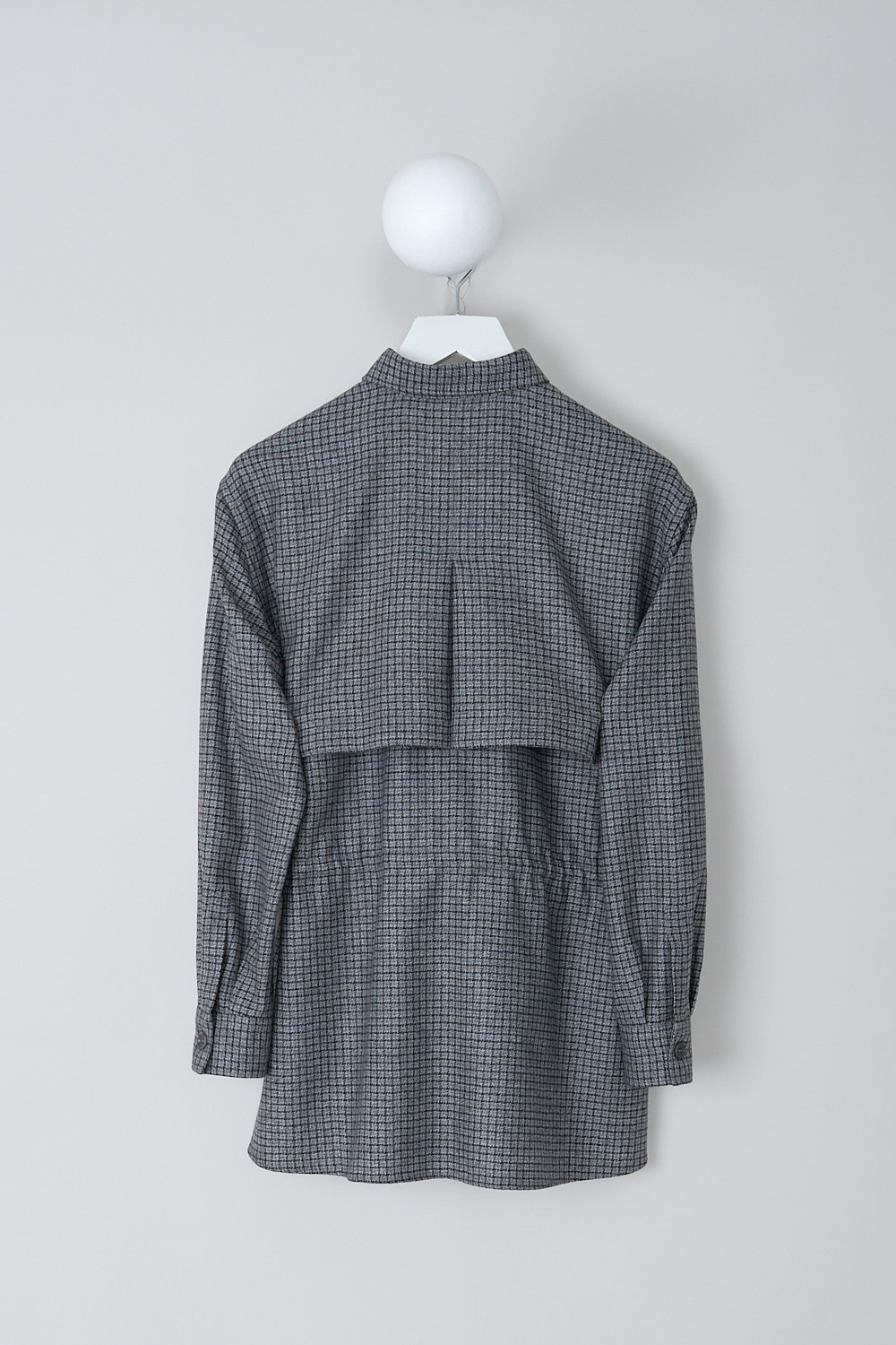 ASPESI, GREY CHECKERED BLOUSE WITH DRAWSTRING DETAIL, 5457_L629_42173, Grey, Print, Back, This grey checkered blouse has a classic collar and a button placket in the front. The long sleeves have buttoned cuffs. The blouse has a storm shield across the chest that extends to the back. A drawstring can be used to cinch in the waist. The blouse has a curved hemline.
