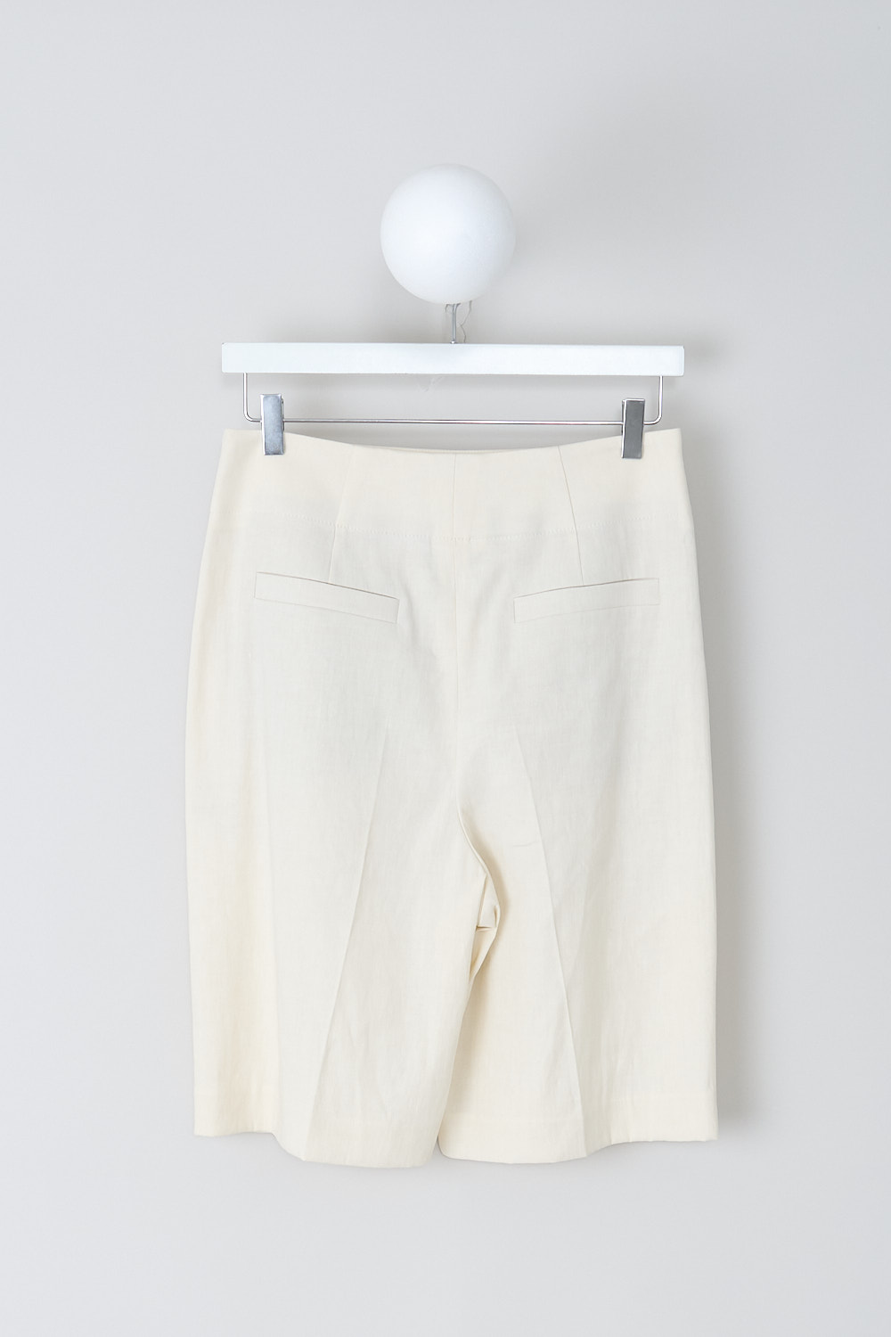 BRUNELLO CUCINELLI, OFF-WHITE BERMUDA SHORTS, MF591P7262_C1725, White, Back, These off-white linen-blend bermuda pants have a broad waistband with a concealed claps and zip closure. These pants have a pleated front. These pants have slanted pockets in the front and welt pockets in the back. 
