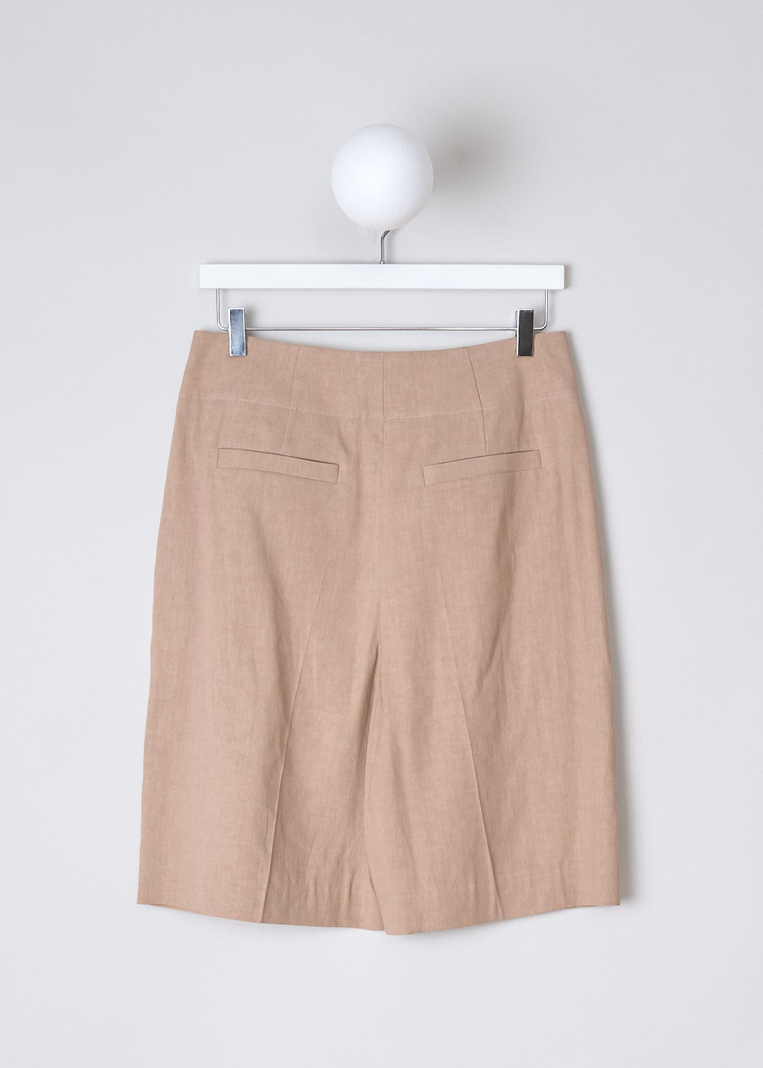 BRUNELLO CUCINELLI, DUSKY PINK BERMUDA SHORTS, MF591P7262_C7914, Pink, Back, These dusky pink linen-blend bermuda pants have a broad waistband with a concealed claps and zip closure. These pants have a pleated front. These pants have slanted pockets in the front and welt pockets in the back. 
