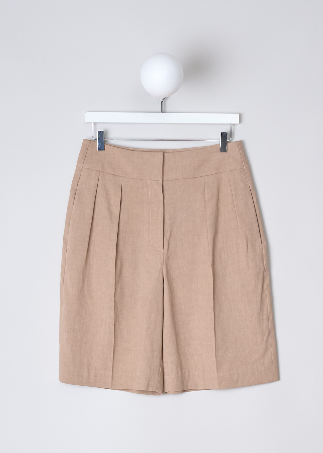 BRUNELLO CUCINELLI, DUSKY PINK BERMUDA SHORTS, MF591P7262_C7914, Pink, Front, These dusky pink linen-blend bermuda pants have a broad waistband with a concealed claps and zip closure. These pants have a pleated front. These pants have slanted pockets in the front and welt pockets in the back. 
