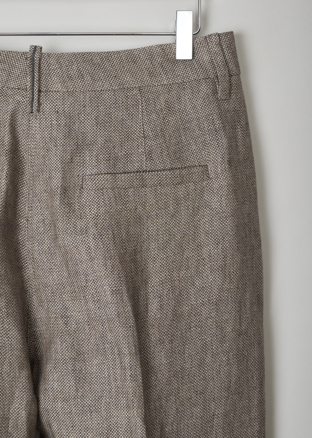 BRUNELLO CUCINELLI, BROWN LINEN PANTS, MH199P7957_C001, Beige, Brown, Detail, These brown linen pants have a waistband with belt loops. A concealed hook and zipper function as the closure option. The straight pant legs have pressed centre creases. The pants have forward slanted in the front and welt pockets in the back. 

