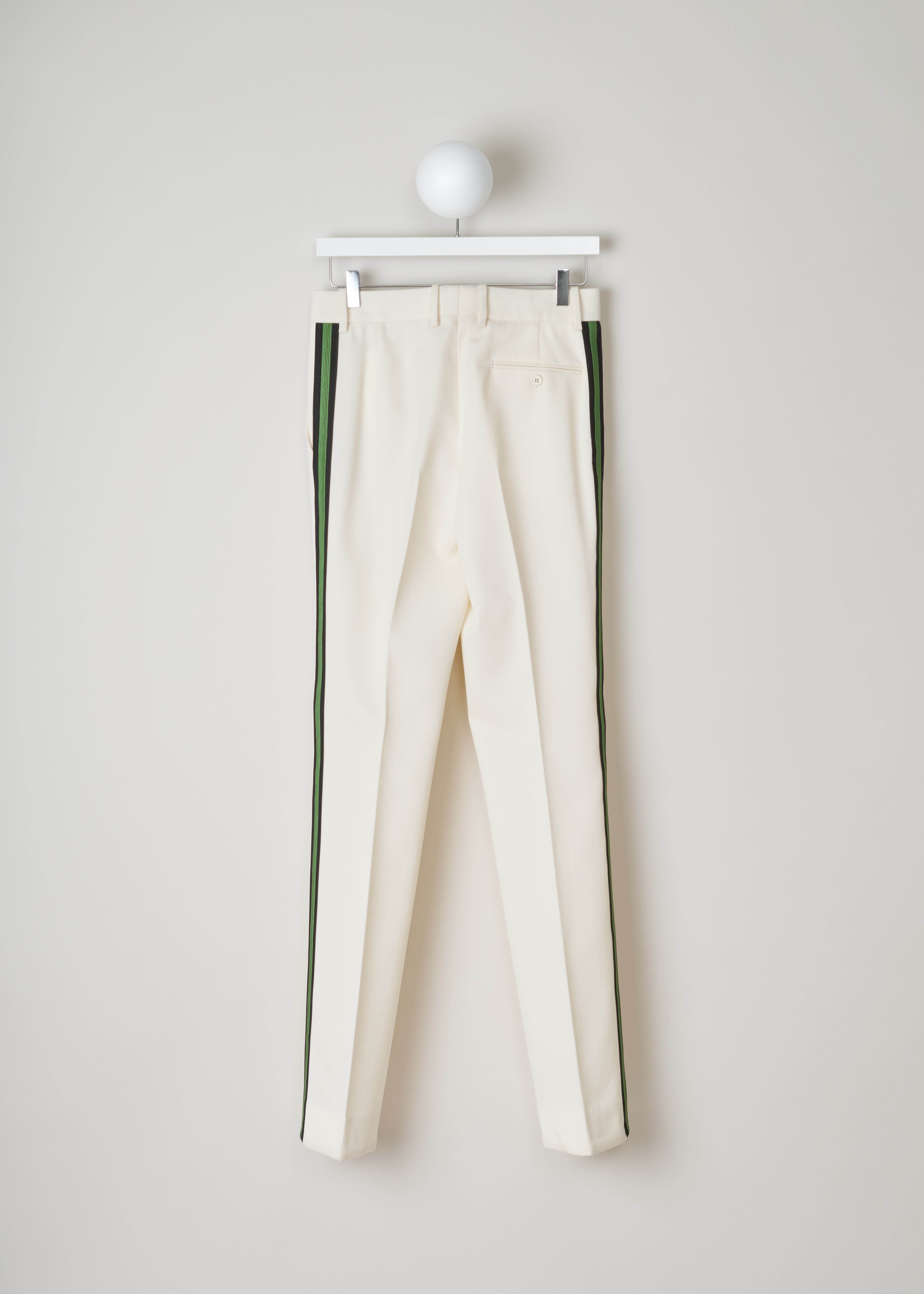 Calvin Klein 205W39NYC Off-white pants with ribbon trim
74WWPA47_W023_101 white back. Off-white wool pants with a green and black side ribbon trim.
These straight pants have two slant pockets on the front and a welt pocket on the back.