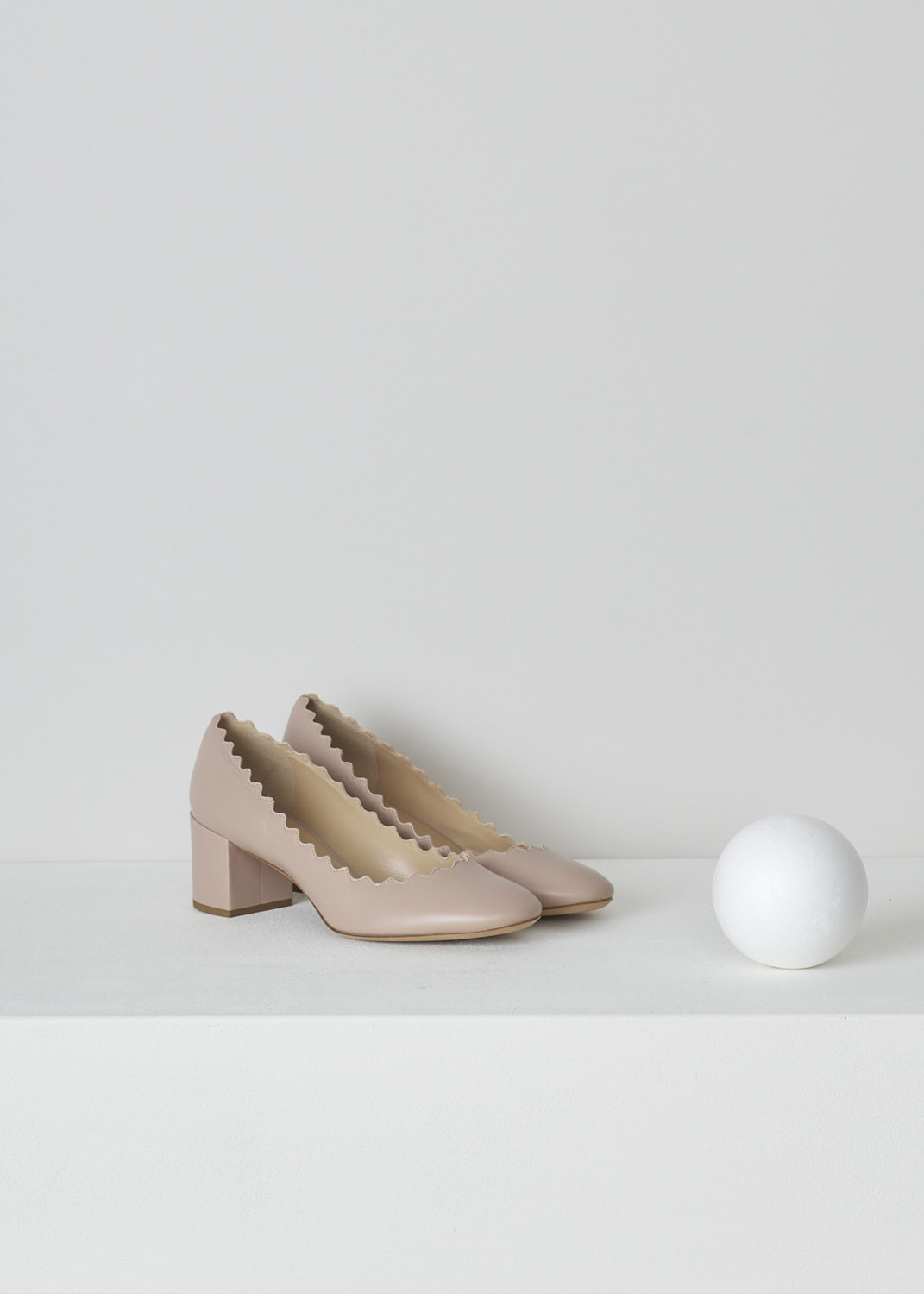 CHLOÃ‰, SCALLOPED LAUREN PUMPS IN PINK TEA, CHC16A2307526C_PINK_TEA, Pink, Front, Pink leather pumps featuring a sturdy block heel, round toe vamp and a scalloped top-line. 
