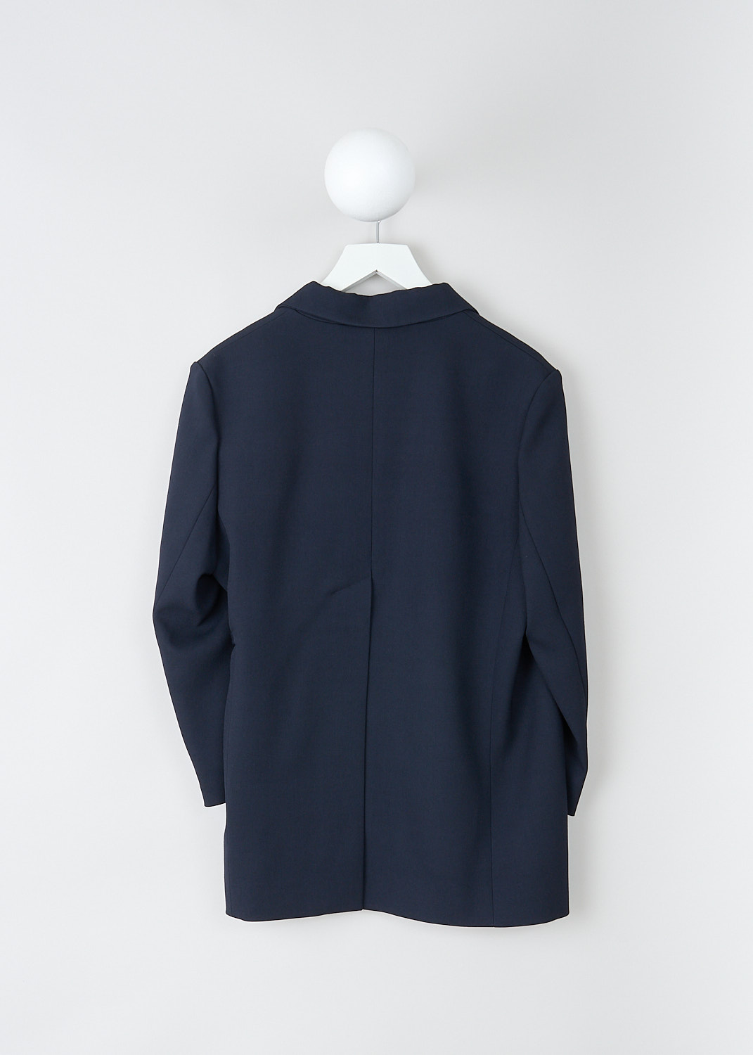 Chloé, Midnight blue wrap-style jacket, CHC19SVE050674A7, Blue, Back, This midnight blue wrap-style jacket features a notched lapel and a single breast pocket. The closure option is a wrap belt to one side. The blazer has three-quarter sleeves. In the back, the jacket has a high slit. 
