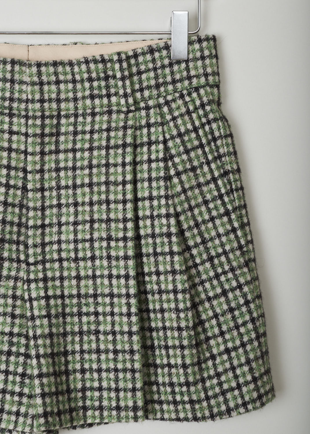 CHLOÃ‰, VIBRANT GREEN CHECK SHORTS, CHC21ASH2106439T38, Green, Print, Detail, These beautiful vibrant green check shorts are soft to the touch. There is a concealed front closure with two hooks and a zipper and the shorts also have belt loops. The front of the shorts is decorated with pleats. Two forward slanted pockets can also be found in the front and two welt pockets on the back. 