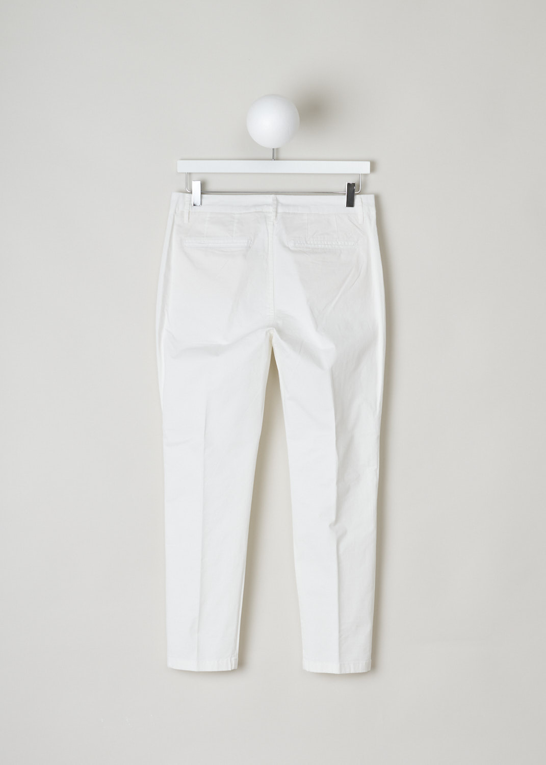 Closed, White flat front chino, jack_C91012_30D_20_218, white, back, This white flat front chino is one of those must have basics that goes well anything you throw on it. Featuring a regular length, two forward slanted pockets on the front and two welt pockets on the back.