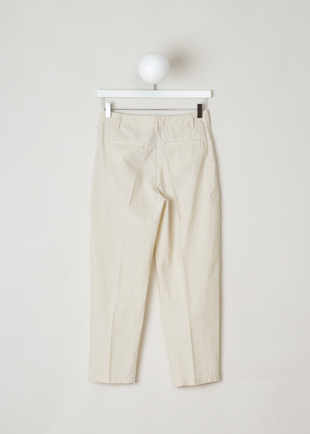 CLOSED, LIGHTWEIGHT BEIGE TROUSERS, LUDWIG_C9145_53A_22_259, Beige, back, These lightweight beige trousers feature a regular length, two forward slanted pockets on the front and two welt pockets on the back.