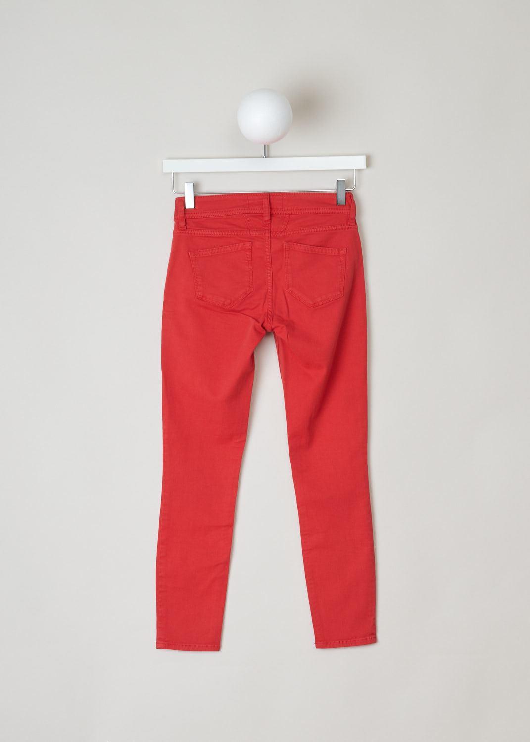 Closed, Slim-fit mid-waist red jeans, baker_C91833_07N_3L_343, red, back, Mid-waist slim-fit jeans made with cropped length, to show off any shoe you are wearing. Comes with the traditional 5 pockets and as you fastening option you get a zipper and button on the front. 