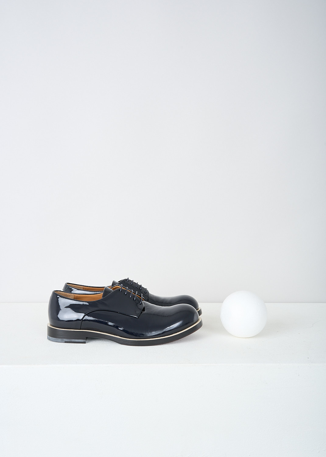 Jil Sander, Patent black leather lace-up shoes, JS23018_746_NOTTE_GUARDOLO_ICE, Black, Side, These patent black leather derby shoes have a classic lace-up closing. The top peeking out of the otherwise black soles creates a white trim along the shoes. 
