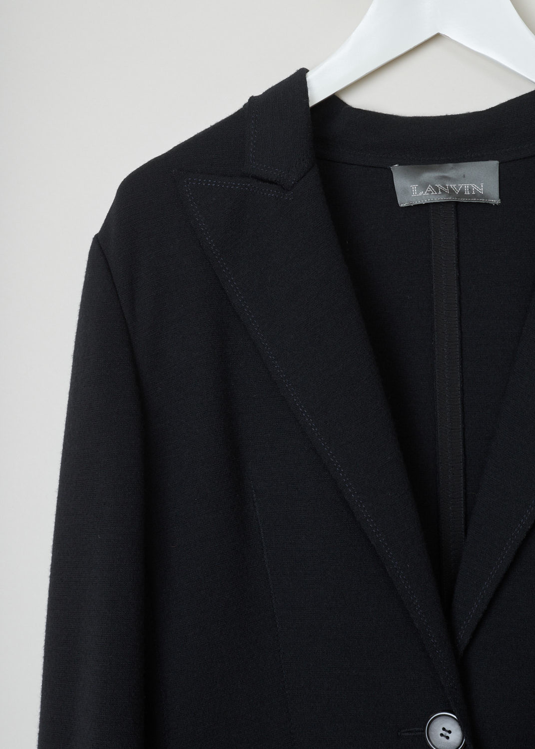 Lanvin, black peak lapel jacket, W07280034P0B_noir_10, black, detail, black long sleeve blazer, designed with peak lapels and four buttons on the cuffs. The pockets on this model similar to slip in pockets but with a zipper. 