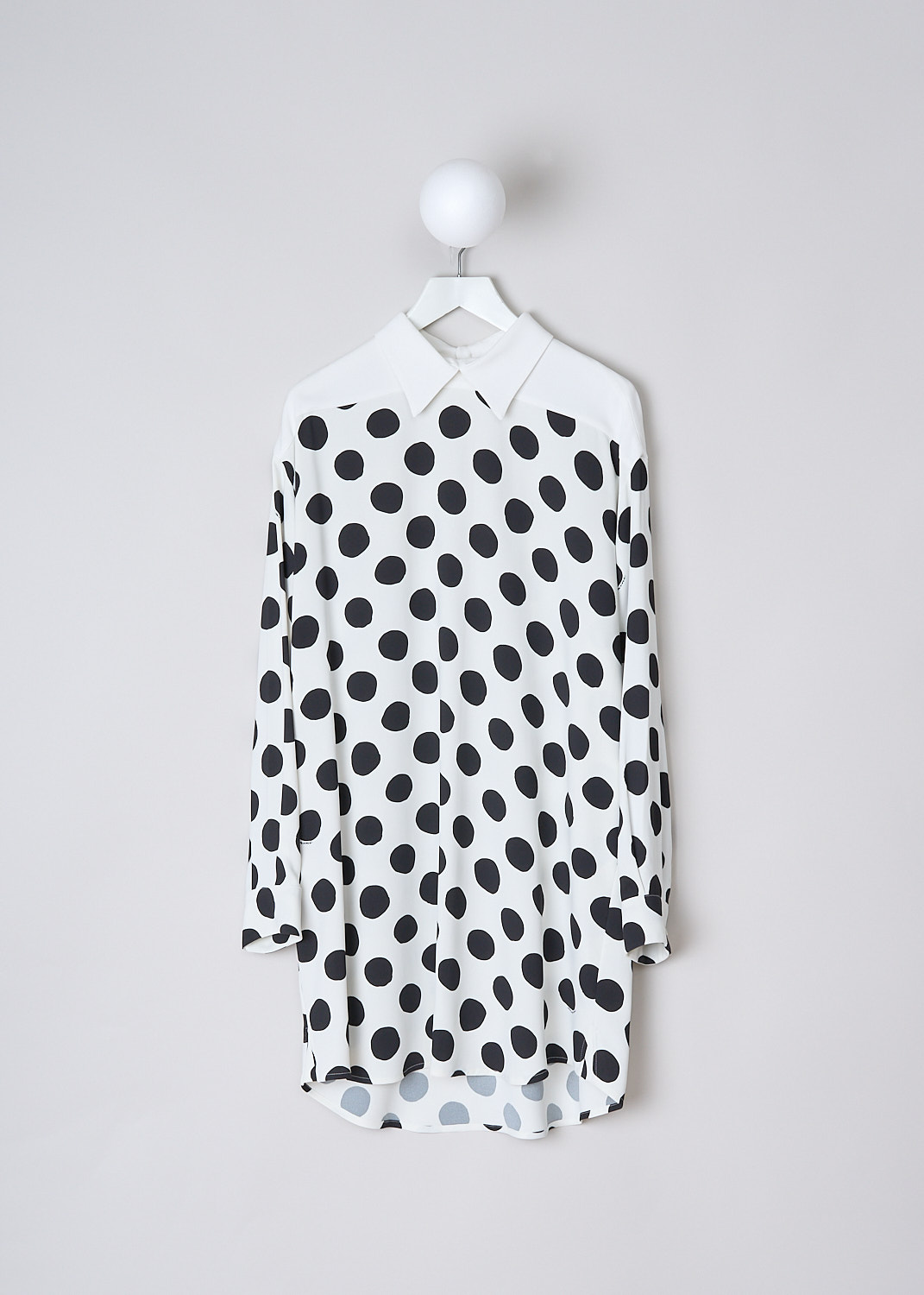 MARNI, BIG DOT LONG SLEEVE MIDI DRESS, ABMA1141Q0_UTV996_BDW03, Black, White, Print, Front, This Big Dot long sleeve midi dress has a white base color with a black big dots-print. The front and back yoke are plain white. The dress has a classic collar. The long sleeves have buttoned cuffs. In the back, a row of four buttons functions as the closure.  The dress has a high-low hem.
