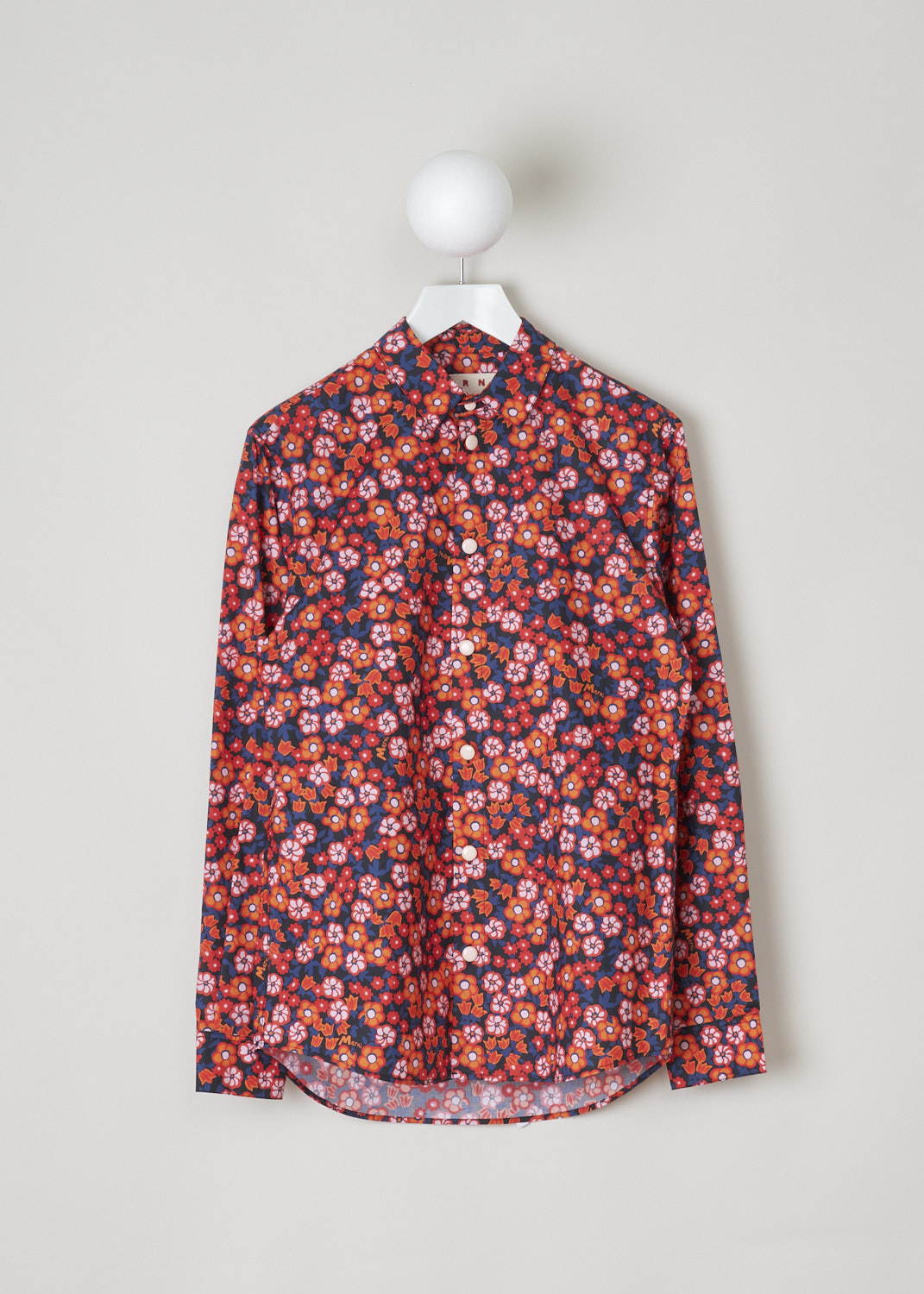 Marni, Red and blue floral blouse, CAMA0403A0_UTCZ54_PGN99, red blue white, front, Spice up your spring with this lovely floral blouse. Designed in a classic blouse model, with the pointed collar and long cuffed sleeves. A unique feature about this model are the buttons, which are called half ball buttons. They have a smooth and round surface.  