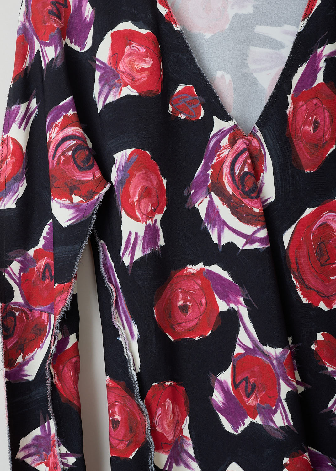 MARNI, ROSE PRINTED LONG SLEEVE TOP, CAMA0486A0_UTV908_SRN99, Print, Detail, This long sleeve top has a rose print. The top features a V-neckline, small slits on the sleeves and on either side. The top has a raw hemline throughout.
