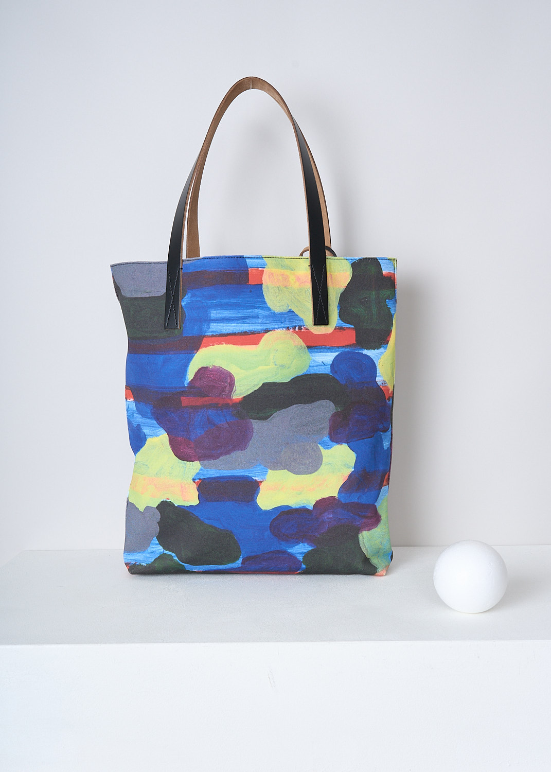 MARNI, MULTICOLOR SHOPPER BAG, SHMP0091U0_P5336_00C80, Purple, Blue, Print, Back, This open-top shopper bag has a painterly multicolored print. The bag has two leather shoulder straps. The bag has a single spacious compartment.  
