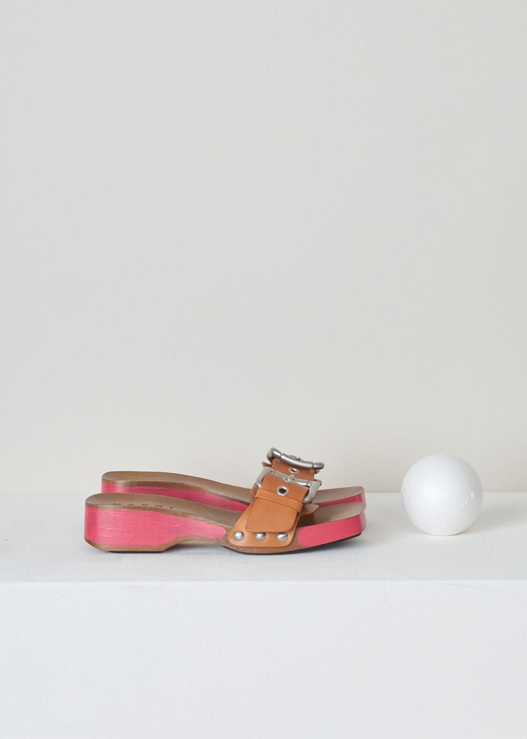 Marni, Red single-strap sandal with metal buckle, ZCMS000204_P3386_00M23, red, side, These one-band sandals have a metal buckle. The red coloration on the sides of these sandals are all hand painted and come with square cut toes.