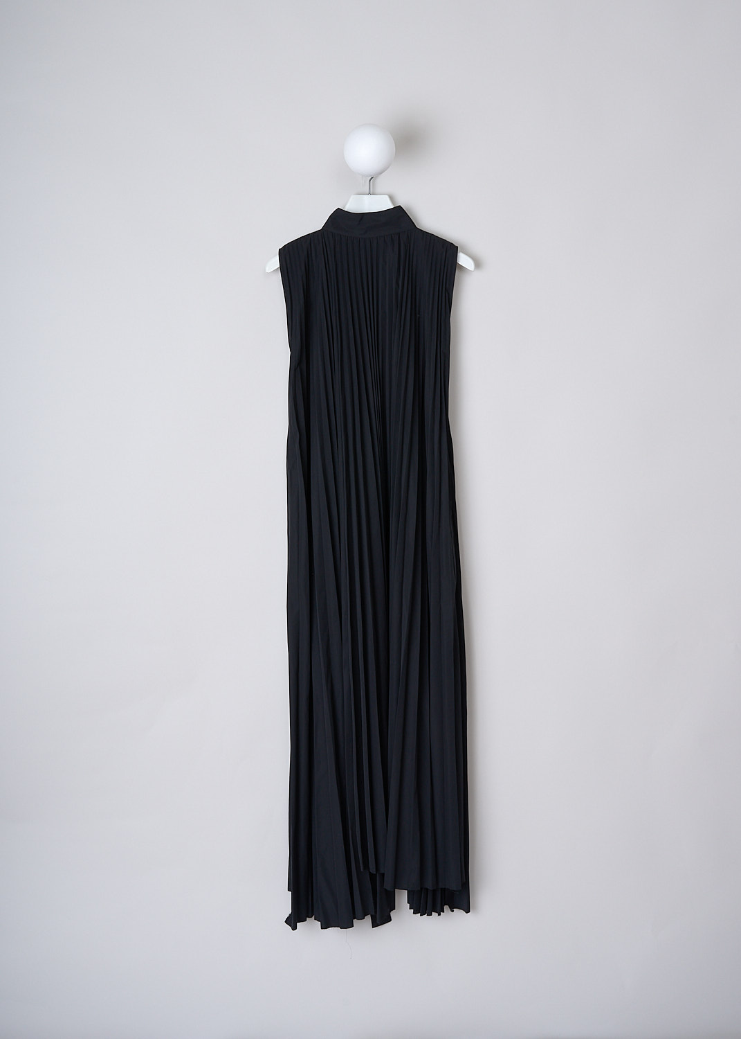 PLAN C, BLACK PLEATED MAXI DRESS, ABCAE12EV0_TP093_00N99, Black, Front, This black sleeveless maxi dress is fully pleated. The slip-on dress has a stand-up collar with long ties in the back, that function as the closure. Slanted pockets are concealed in the side seams. The dress has a wide silhouette. 
