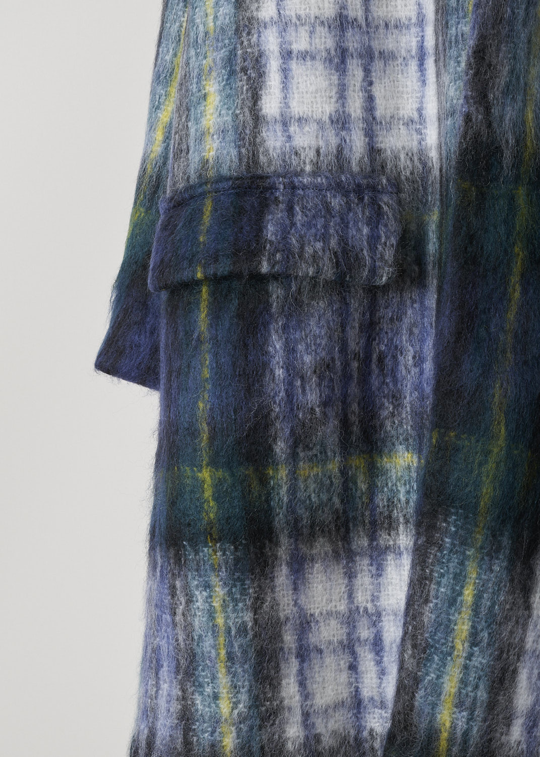 SOFIE Dâ€™HOORE, GREEN TARTAN CHERYL COAT, CHERYL_WOMO_GREEN_TARTAN, Green, Blue, Print, Detail, This green tartan mohair-blend  Cheryl coat is single-breasted with a spread collar and a concealed front button closure. In the front, the coat has two flap welt pockets. A centre vent can be found in the back. The coat has an oversized fit and is fully lined. 