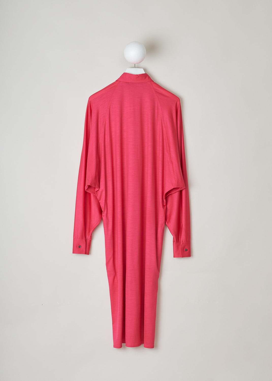 SOFIE Dâ€™HOORE, FUCHSIA COLORED SHIRT DRESS, DUMAS_WOJE_FUCHSIA, Pink, Back, This mid-length fuchsia shirt dress features a classic collar, front button closure and dolman sleeves with buttoned cuffs. Side pockets can be found concealed in the seam.
