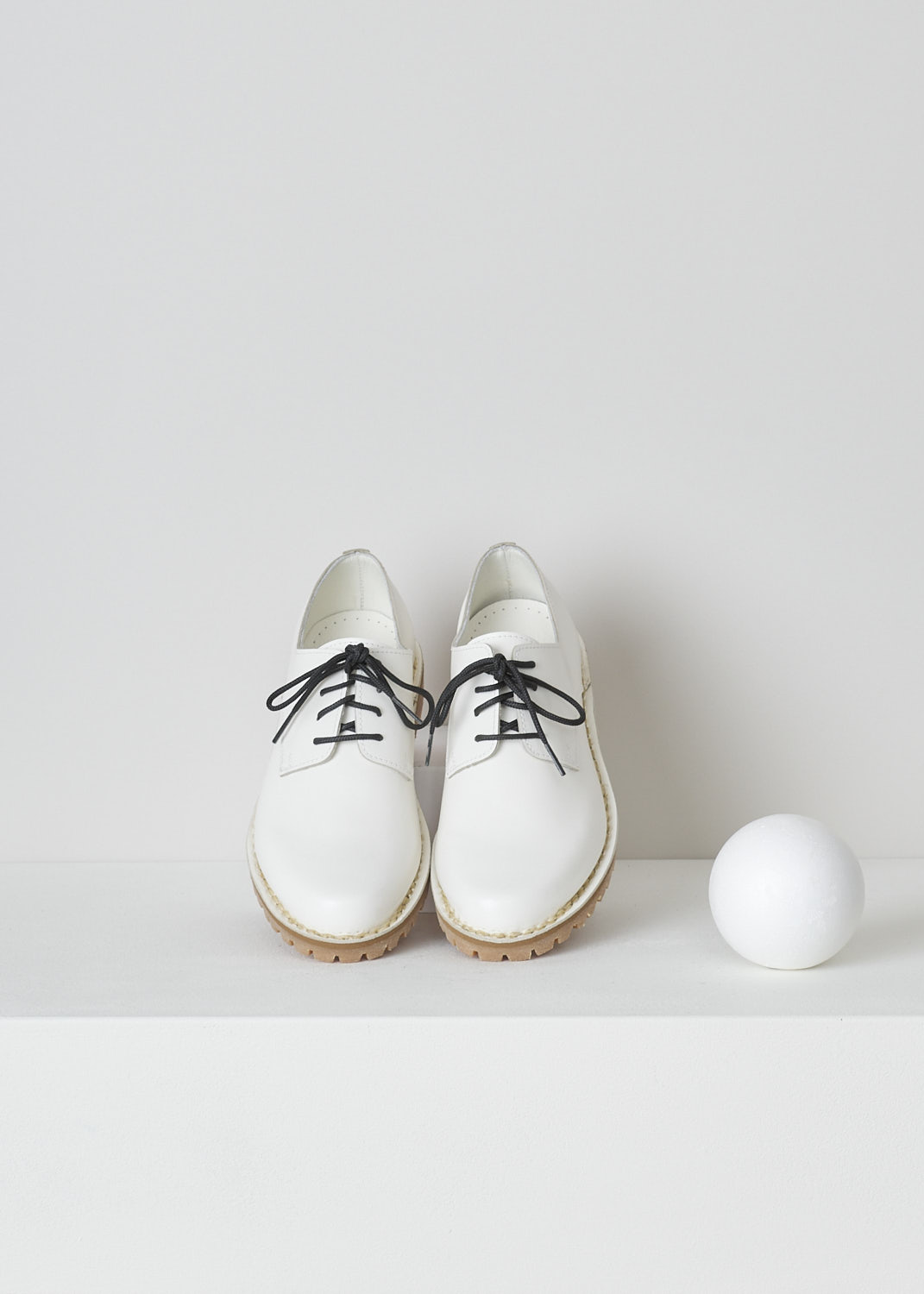 SOFIE Dâ€™HOORE, WHITE DERBY SHOES WITH BLACK LACES, FILOS_LJAZ_WHITE, White, Top, These white leather derby shoes have a round nose and a classic lace-up closing with contrasting black laces. The shoes have sturdy Vibram soles. 

