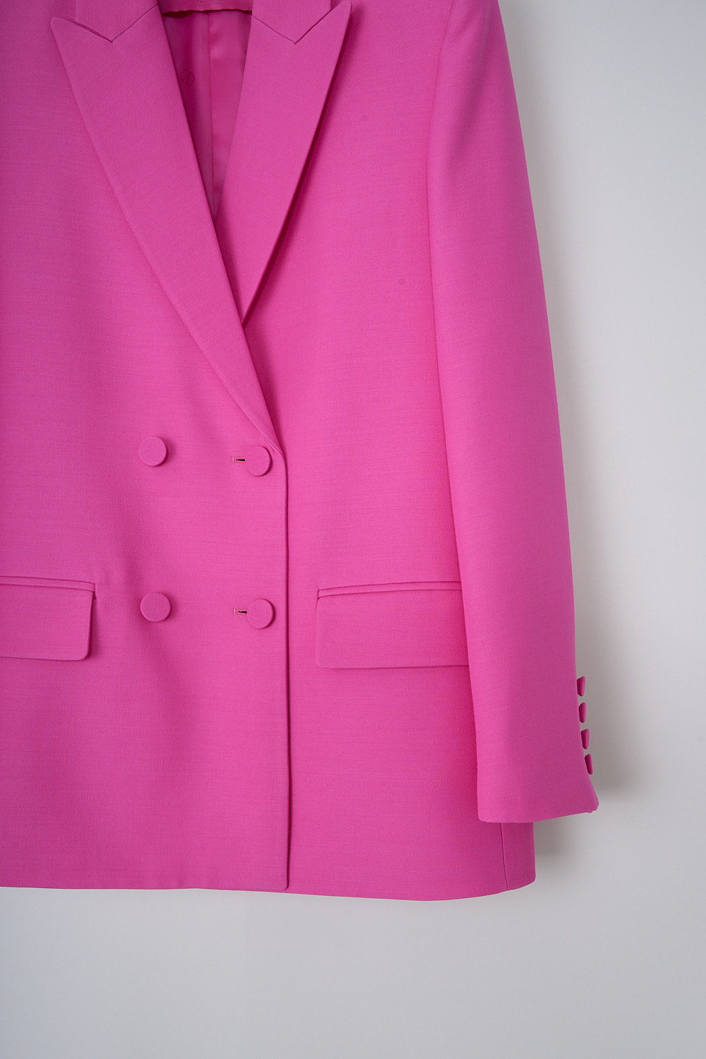 VALENTINO, PINK PP DOUBLE-BREASTED CRÊPE COUTURE JACKET, 1B0CE3F41CF_UWT, Pink, Detail, This Pink PP crêpe couture jacket has a peaked lapel and double-breasted front button closure. The long sleeves have buttoned cuffs. The jacket has two flap welt pockets in the front. In the back, the jacket has a centre vent. The jacket is fully lined.  
