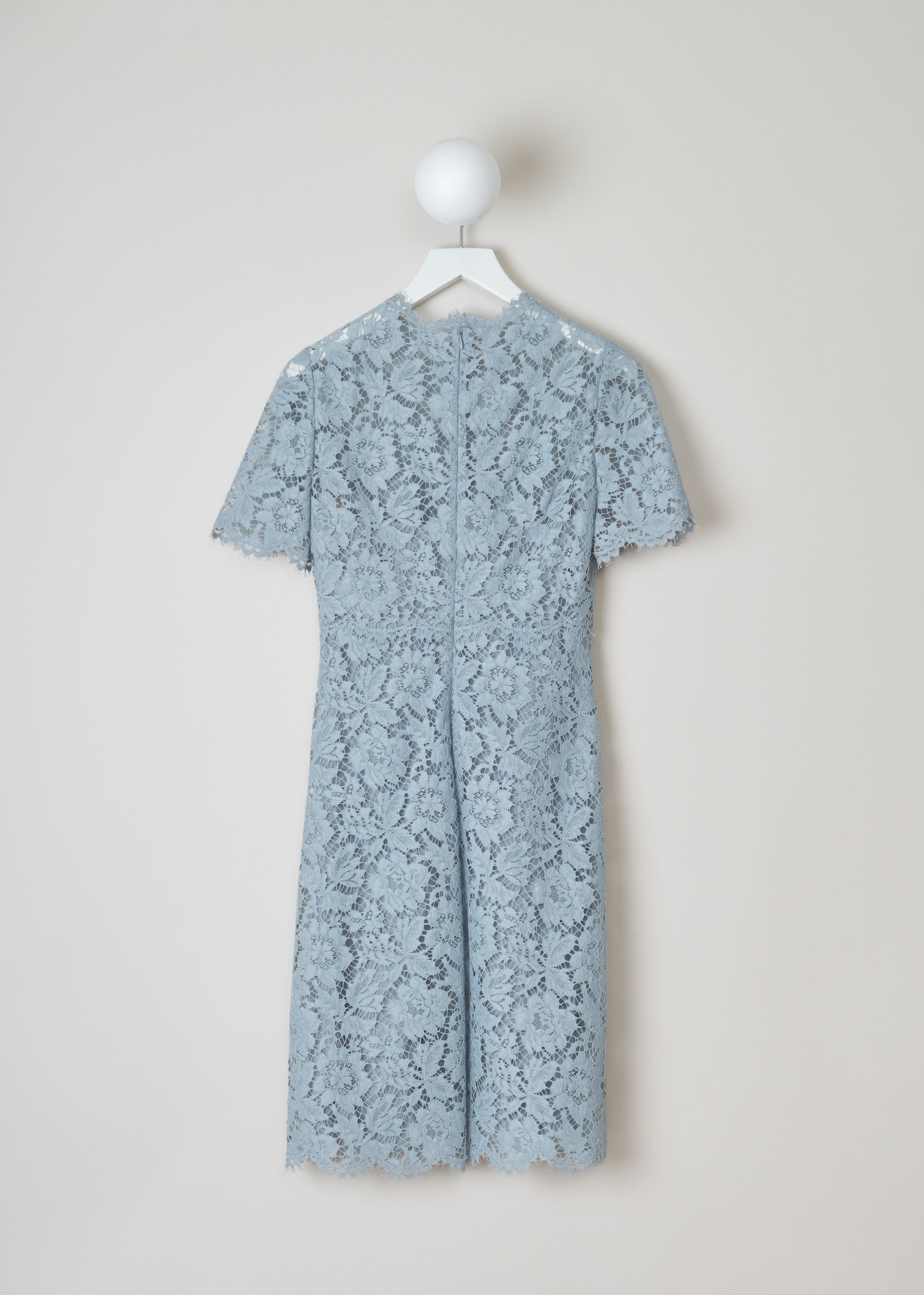 Valentino Light blue lace dress KB3VA6B61EC_A98 light blue back. Light blue midi dress in beautiful cotton lace with wide short sleeves, a bodice with a close-fit neckline, an a-line skirt, scalloped hems and an invisible zip fastening on the back.
