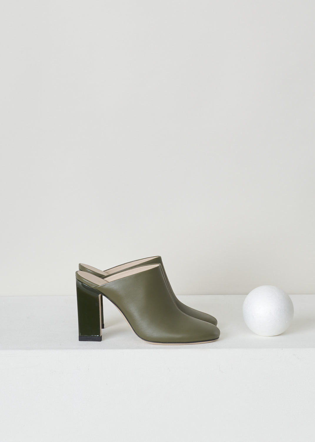 WANDLER, OLIVE GREEN MULES WITH BLOCK HEEL, CASTA_MULE_20210_341201_2629_OLIVE, Green, Side, These olive green slip-in mules feature a rectangular block heel and a round toe. A decorative seam runs along the front of the shoe.

Heel height: 9.5 cm / 3.7 inch 

