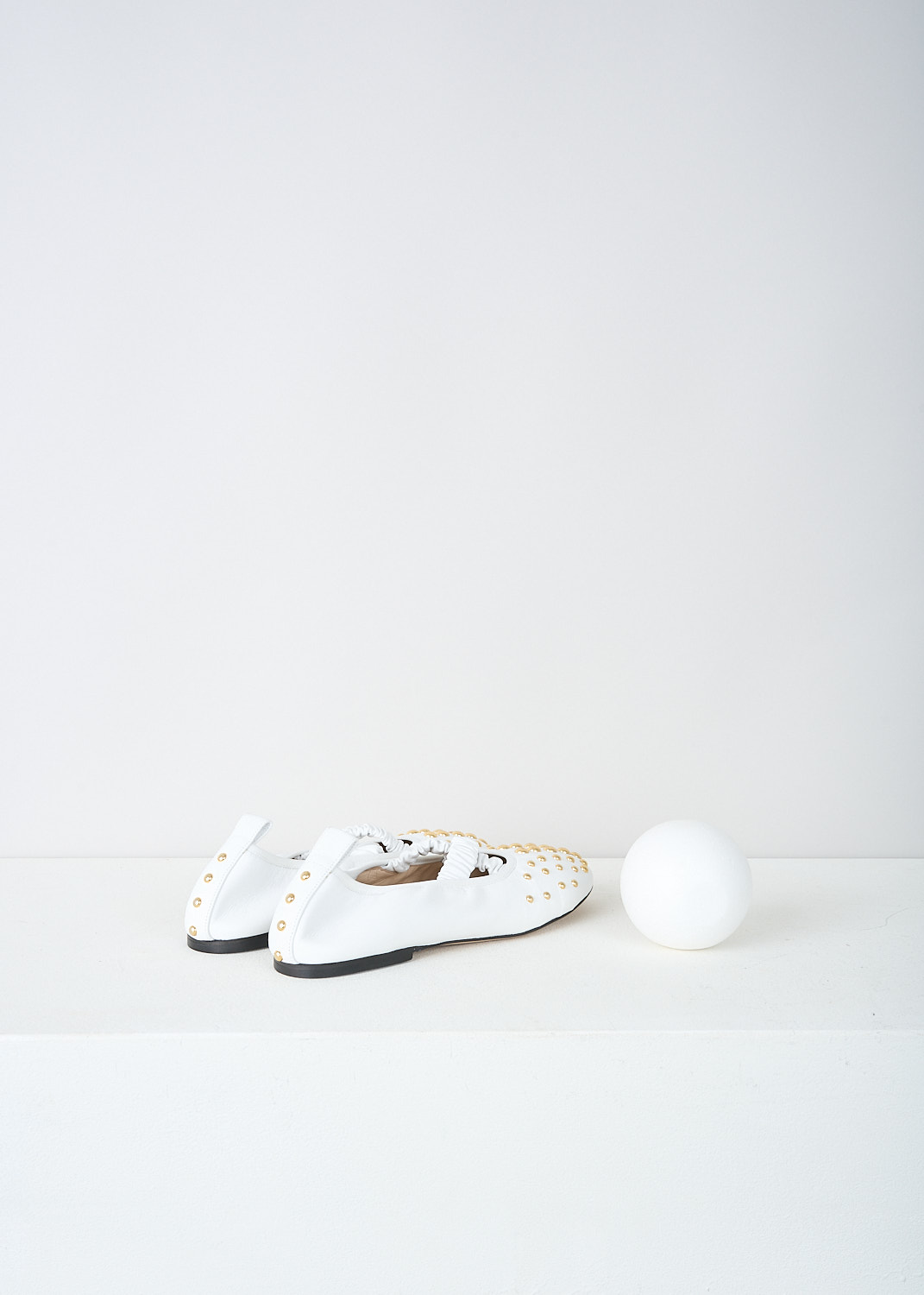 Wandler White June ballerina flats with studs, JUNE_BALLERINA_WHITE_STUDS_24202_000117_1055, White, Back, These white June ballerina flats have an elasticated crossover-strap and a pull-tab at the heel. The round toe and the heel decorated with gold-tone round studs. 

